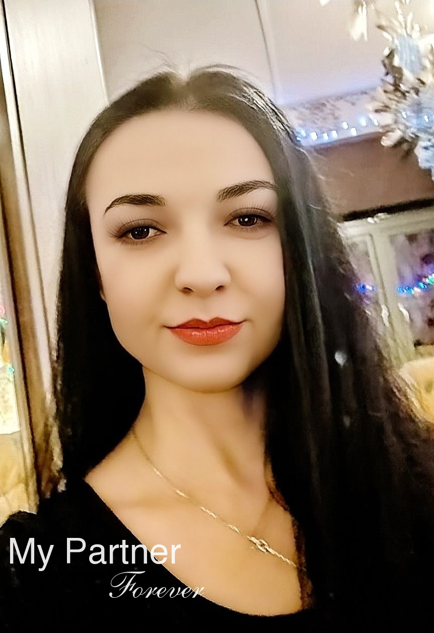Online Dating with Single Ukrainian Woman Yuliya from Vinnitsa, Ukraine
