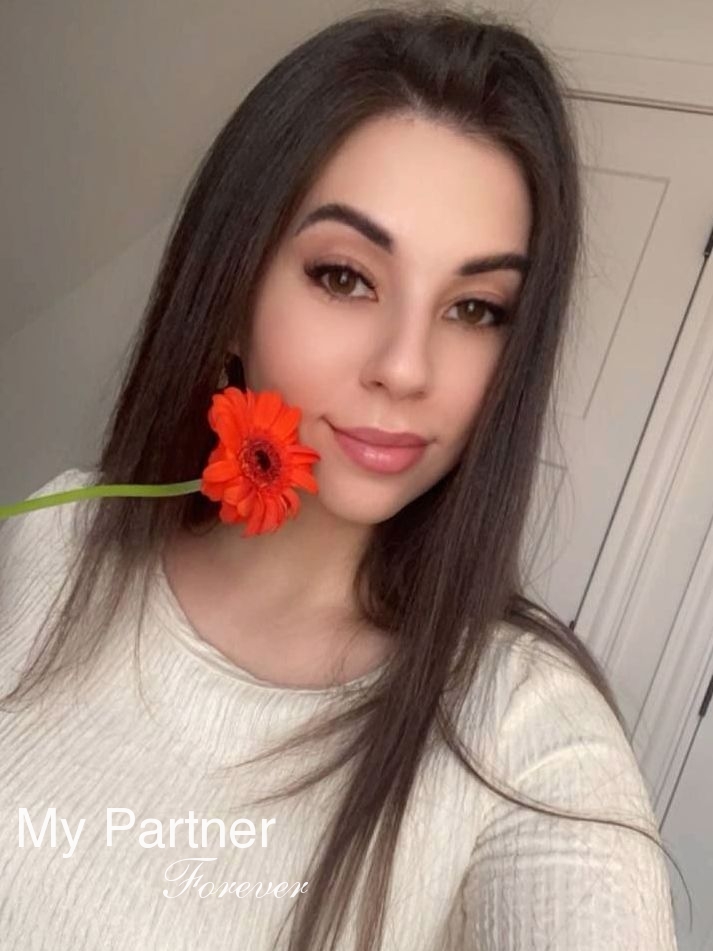 Dating Service to Meet Pretty Ukrainian Lady Irina from Zaporozhye, Ukraine