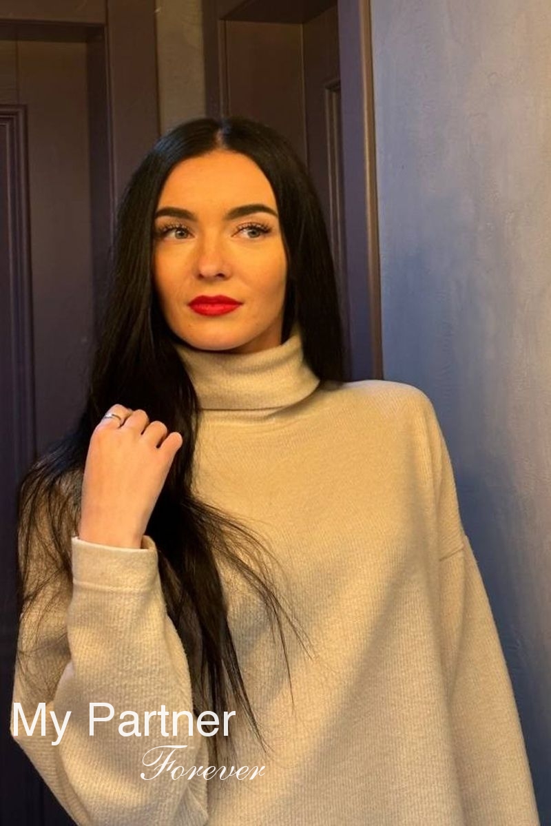Online Dating with Beautiful Ukrainian Girl Viktoriya from Uman, Ukraine
