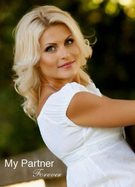 Dating Online With Single Ukrainian Shemale Fingering
