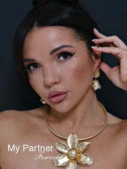 Dating Service to Meet Charming Russian Woman Yuliya from Almaty, Kazakhstan