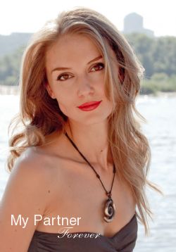 Dating Service to Meet Sexy Ukrainian Woman Yuliya from Kiev, Ukraine