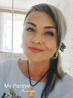 Dating Service to Meet Stunning Ukrainian Girl Tatiyana from Sumy, Ukraine