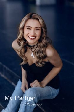 Dating Service to Meet Stunning Ukrainian Woman Nataliya from Zhytomir, Ukraine