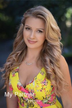 Dating Site to Meet Stunning Ukrainian Girl Viktoriya from Kharkov, Ukraine