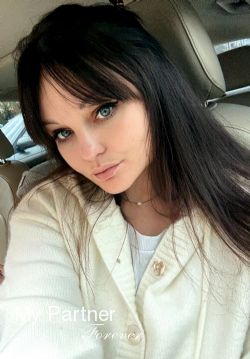 Dating with Beautiful Ukrainian Girl Uliyana from Chernovtsy, Ukraine