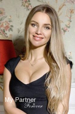 Dating with Beautiful Ukrainian Lady Irina from Kiev, Ukraine