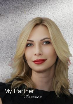 Dating with Beautiful Ukrainian Woman Elena from Lvov, Ukraine