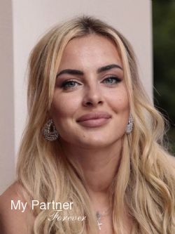 Dating with Pretty Ukrainian Lady Olga from Odessa, Ukraine