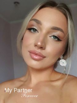 Datingsite to Meet Charming Ukrainian Girl Mariya from Kirovograd, Ukraine