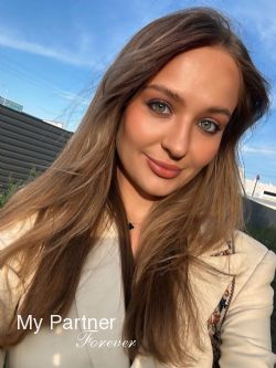 Datingsite to Meet Stunning Ukrainian Lady Elena from Kiev, Ukraine