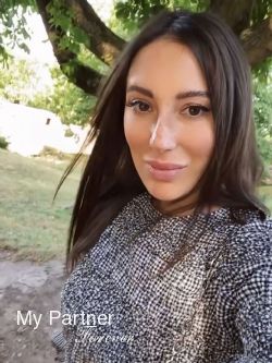 Datingsite to Meet Stunning Ukrainian Woman Darya from Zaporozhye, Ukraine