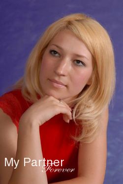 Online Dating with Single Ukrainian Woman Olesya from Melitopol, Ukraine