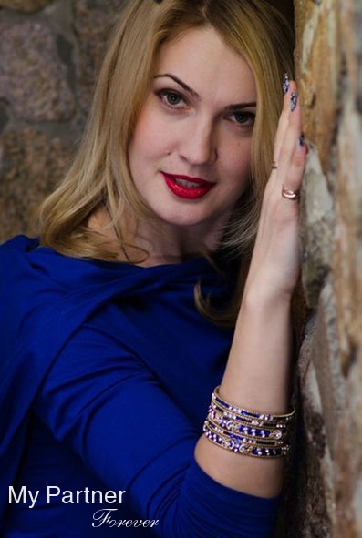Dating Service to Meet Stunning Ukrainian Lady Anna from Melitopol, Ukraine