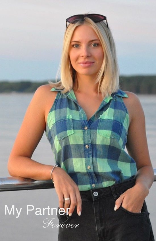Dating Service to Meet Beautiful Ukrainian Girl Tatiyana from Kiev, Ukraine