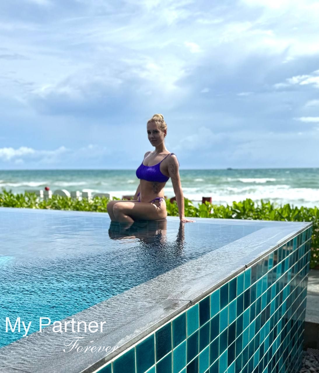 Dating Service to Meet Charming Ukrainian Lady Yuliya from Kiev, Ukraine