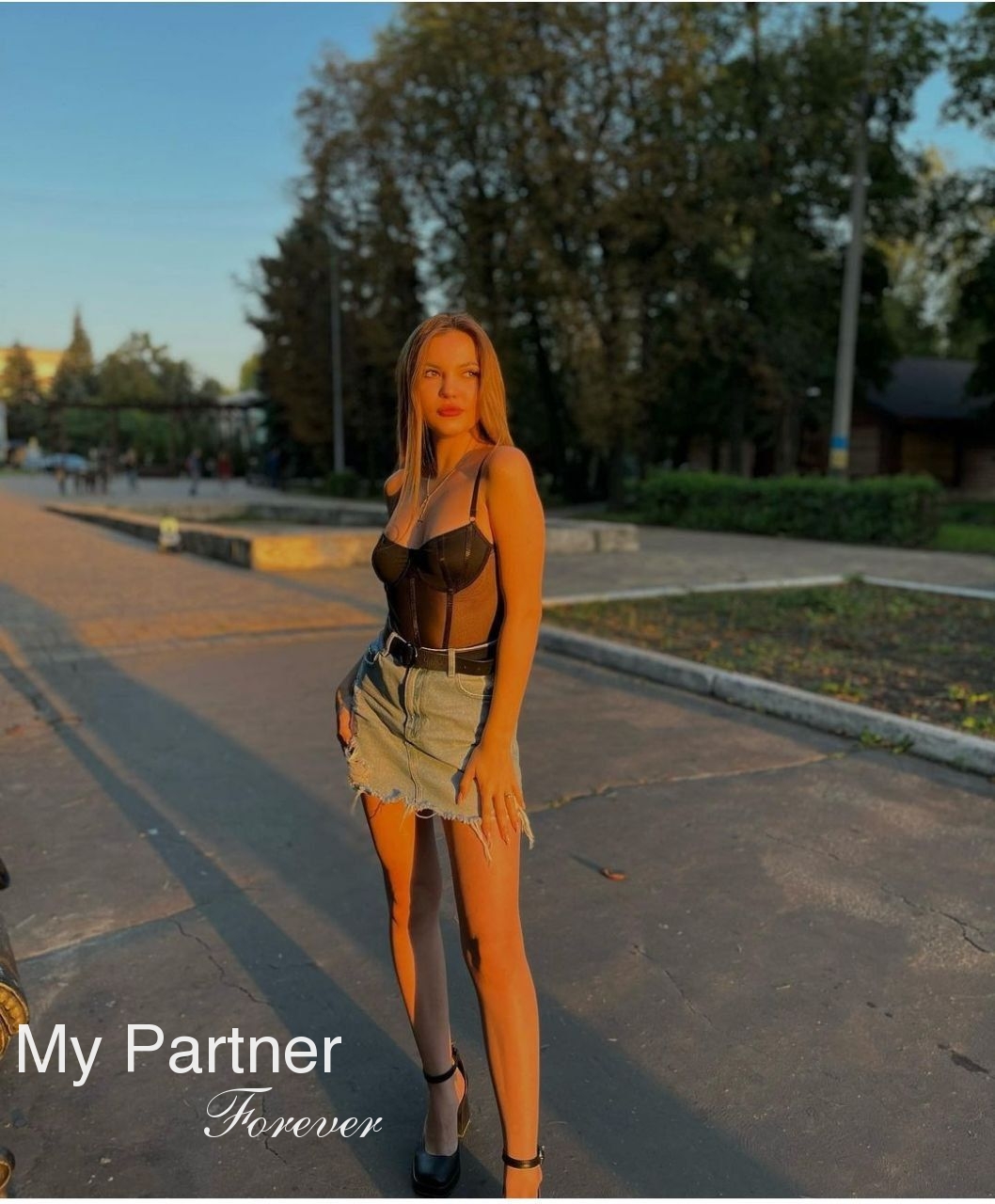 Dating Service to Meet Charming Ukrainian Woman Yuliya from Odessa, Ukraine