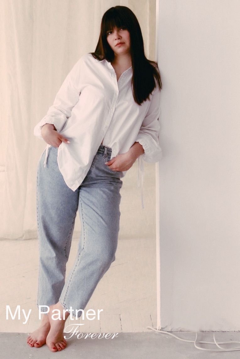 Dating Service to Meet Pretty Belarusian Woman Yuliya from Brest, Belarus