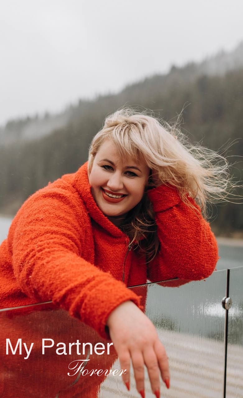 Dating Service to Meet Sexy Ukrainian Girl Nina from Ivano-Frankovsk, Ukraine
