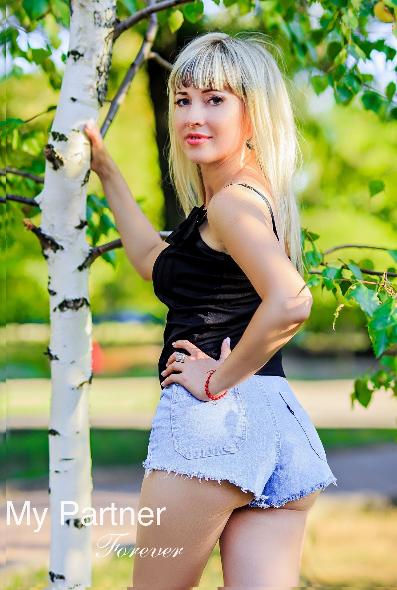 Dating Service to Meet Sexy Ukrainian Lady Elena from Zaporozhye, Ukraine
