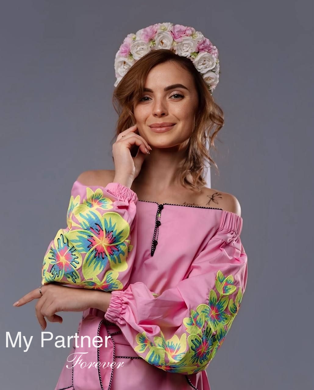 Dating Service to Meet Sexy Ukrainian Woman Elena from Alchevsk, Ukraine