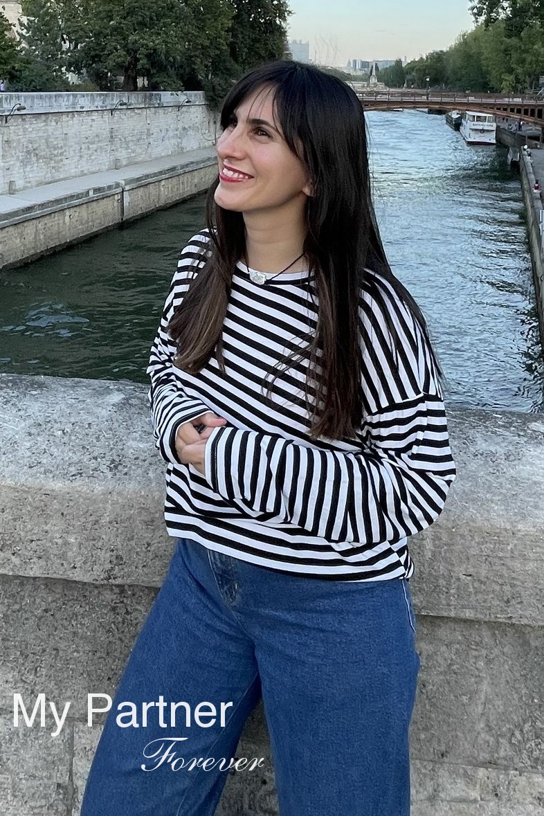 Dating Service to Meet Stunning Belarusian Lady Rigina from Minsk, Belarus