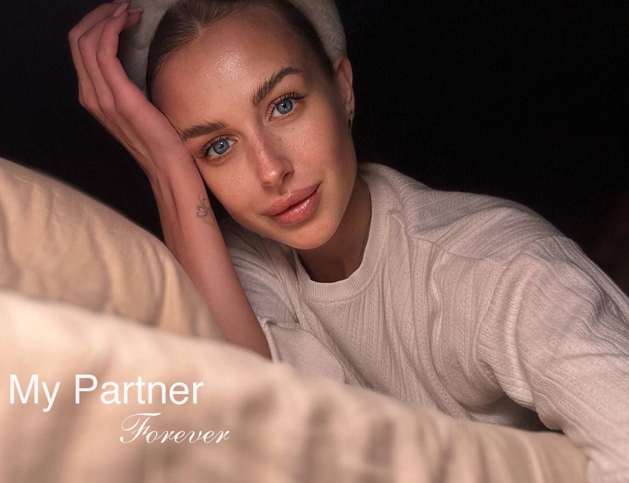 Dating Service to Meet Stunning Ukrainian Lady Karina from Kharkov, Ukraine