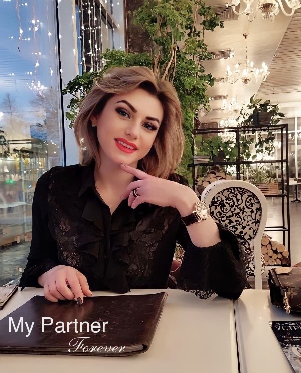 Dating Service to Meet Stunning Ukrainian Woman Inna from Kharkov, Ukraine