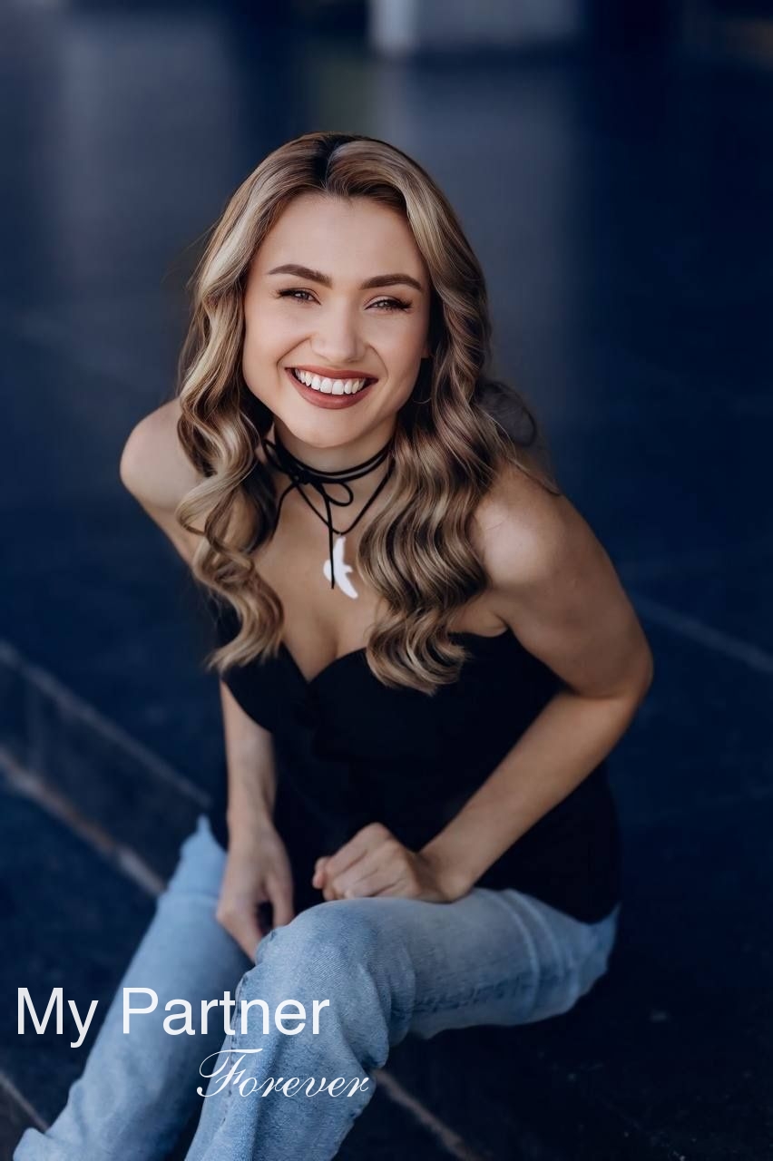 Dating Service to Meet Stunning Ukrainian Woman Nataliya from Zhytomir, Ukraine