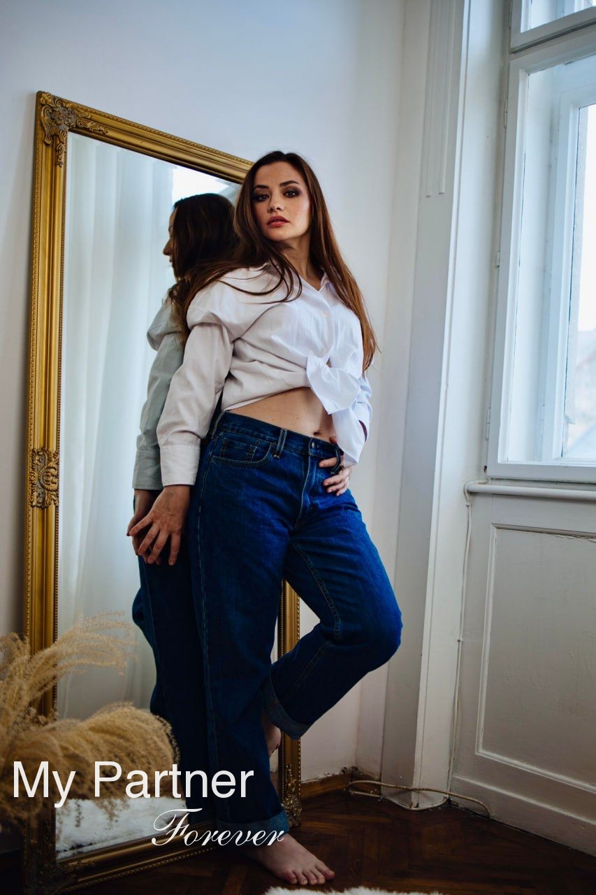 Dating Site to Meet Beautiful Ukrainian Woman Nataliya from Uzhgorod, Ukraine
