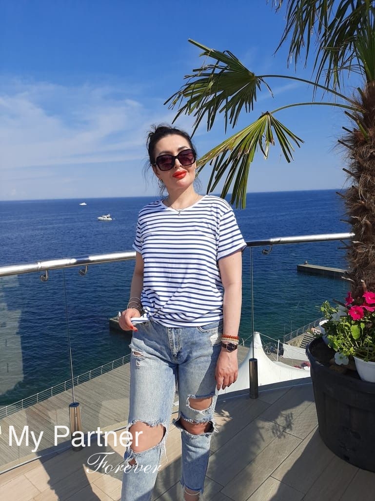 Dating Site to Meet Charming Ukrainian Lady Nataliya from Odessa, Ukraine
