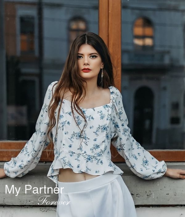 Dating Site to Meet Gorgeous Ukrainian Girl Yuliya from Kharkov, Ukraine