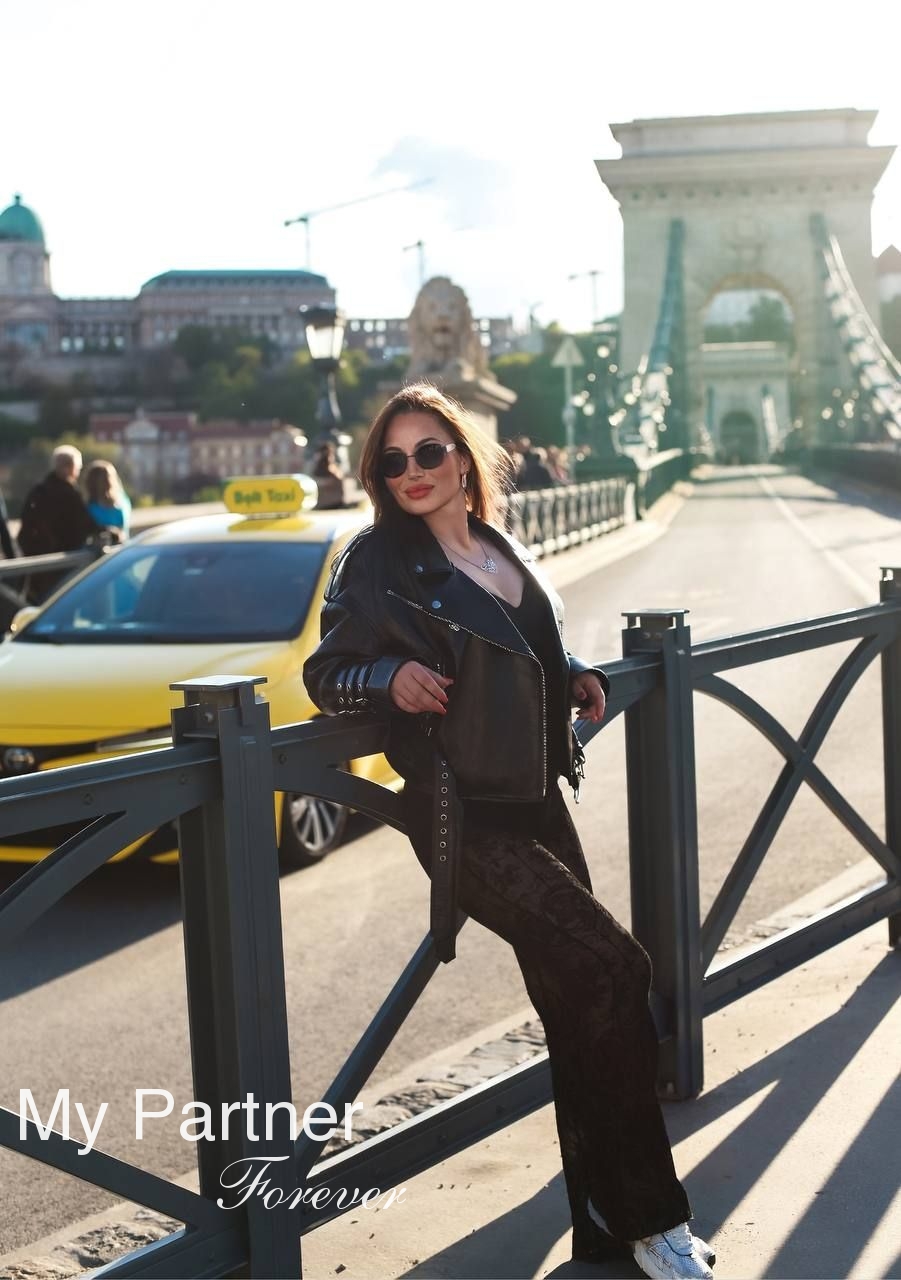 Dating Site to Meet Sexy Ukrainian Lady Yuliya from Odessa, Ukraine