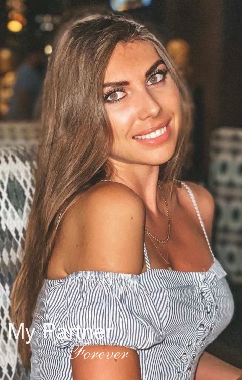 Dating Site to Meet Sexy Ukrainian Woman Alina from Kiev, Ukraine