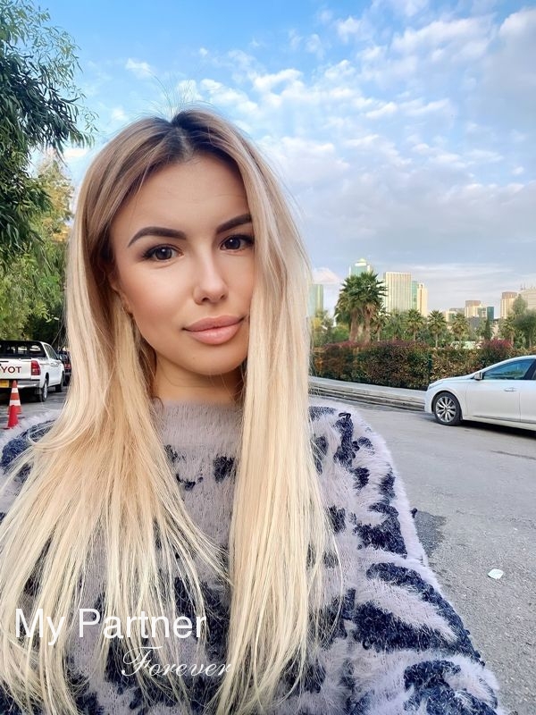 Dating Site to Meet Single Ukrainian Lady Lyubov from Kiev, Ukraine