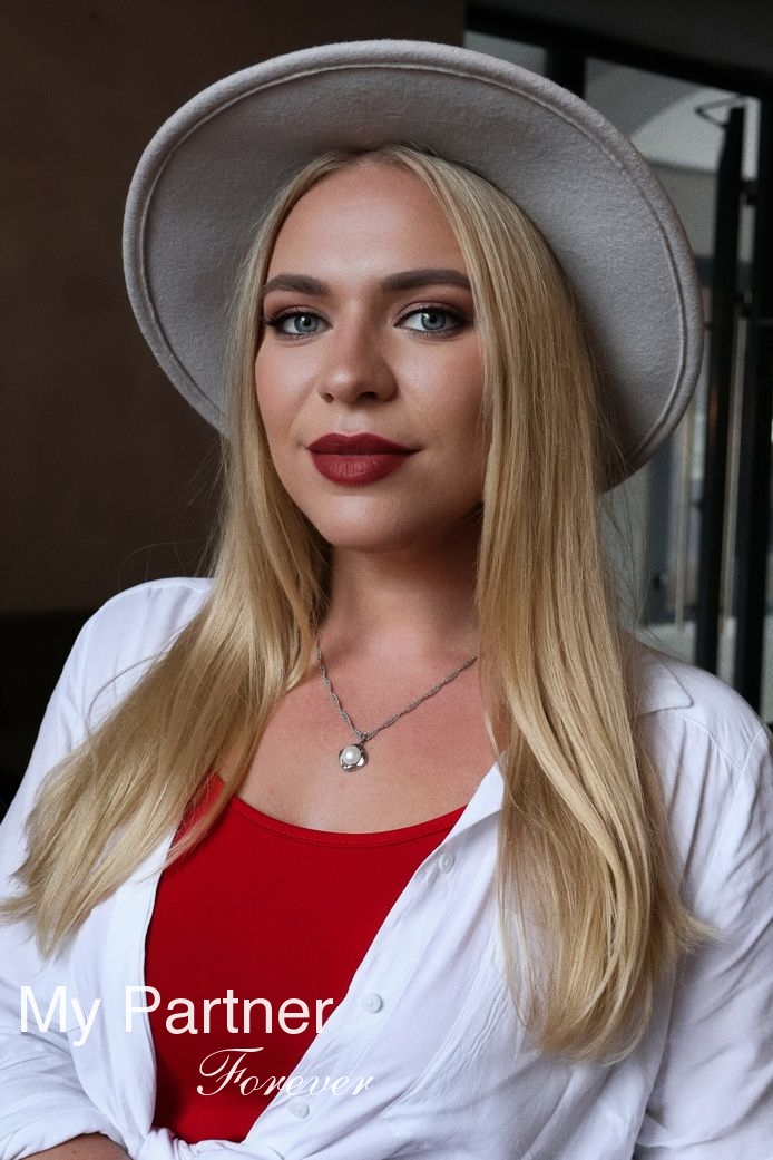 Dating Site to Meet Stunning Belarusian Lady Anastasiya from Grodno, Belarus