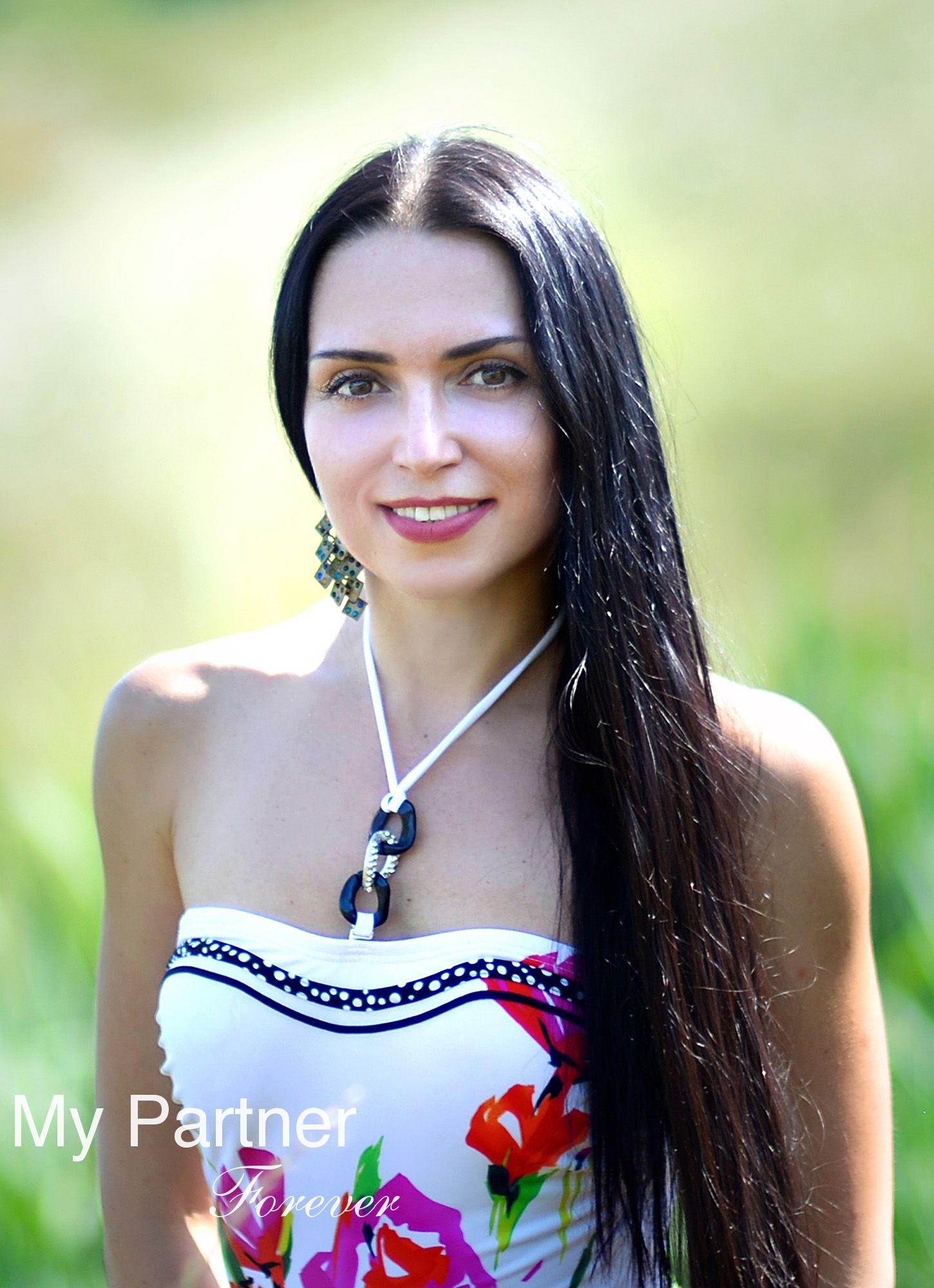 Dating Site to Meet Stunning Ukrainian Girl Elena from Kharkov, Ukraine