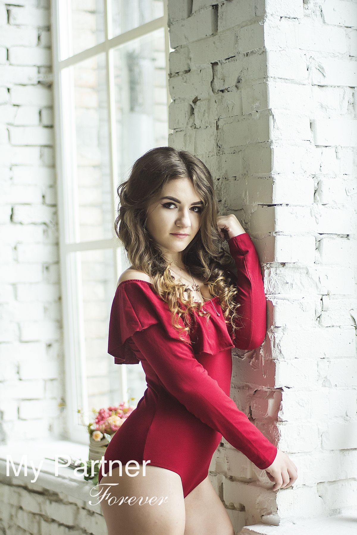 Dating Site to Meet Stunning Ukrainian Girl Elena from Kiev, Ukraine
