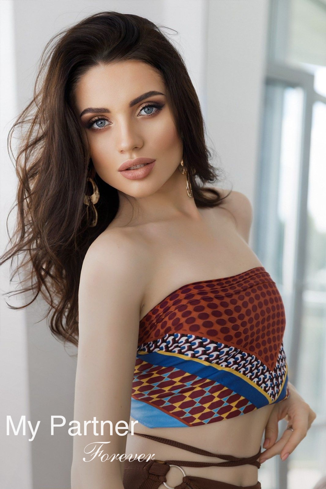 Dating Site to Meet Stunning Ukrainian Girl Marina from Kiev, Ukraine
