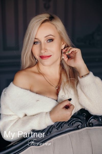 Dating Site to Meet Stunning Ukrainian Girl Oksana from Zaporozhye, Ukraine