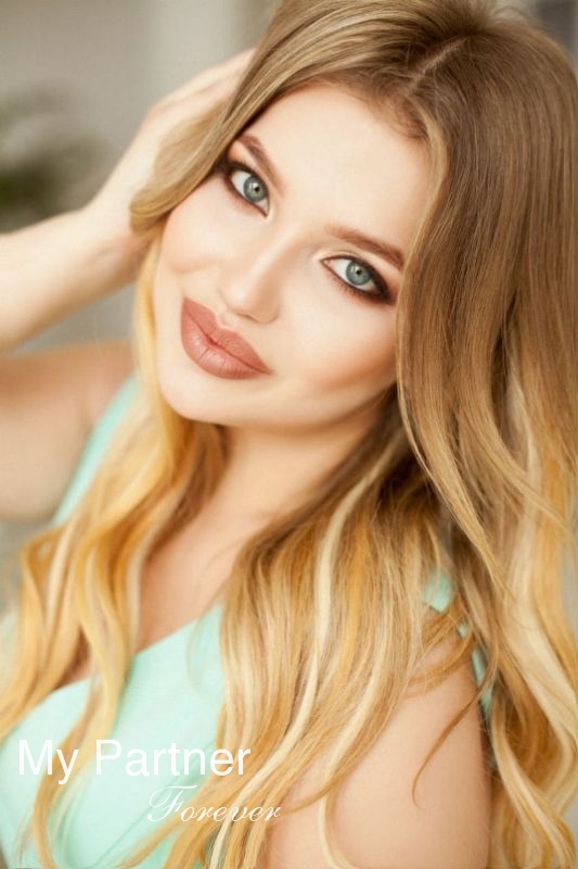 Dating Site to Meet Stunning Ukrainian Girl Valeriya from Kiev, Ukraine
