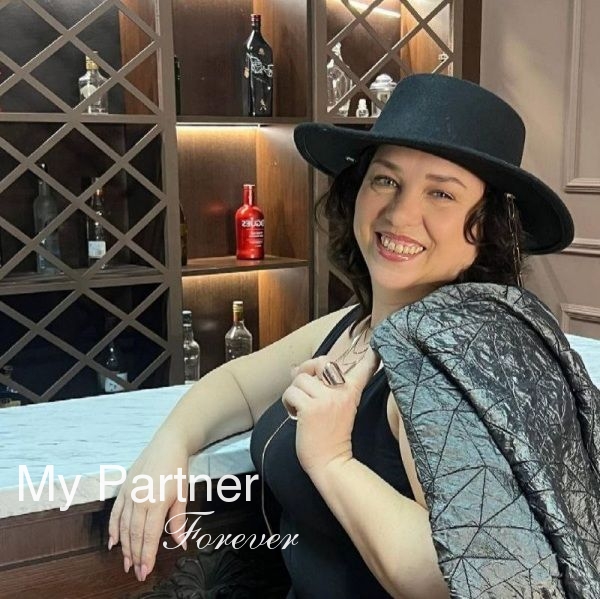 Dating Site to Meet Stunning Ukrainian Lady Irina from Kiev, Ukraine