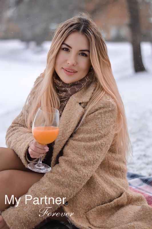 Dating Site to Meet Stunning Ukrainian Lady Lyubov from Kiev, Ukraine