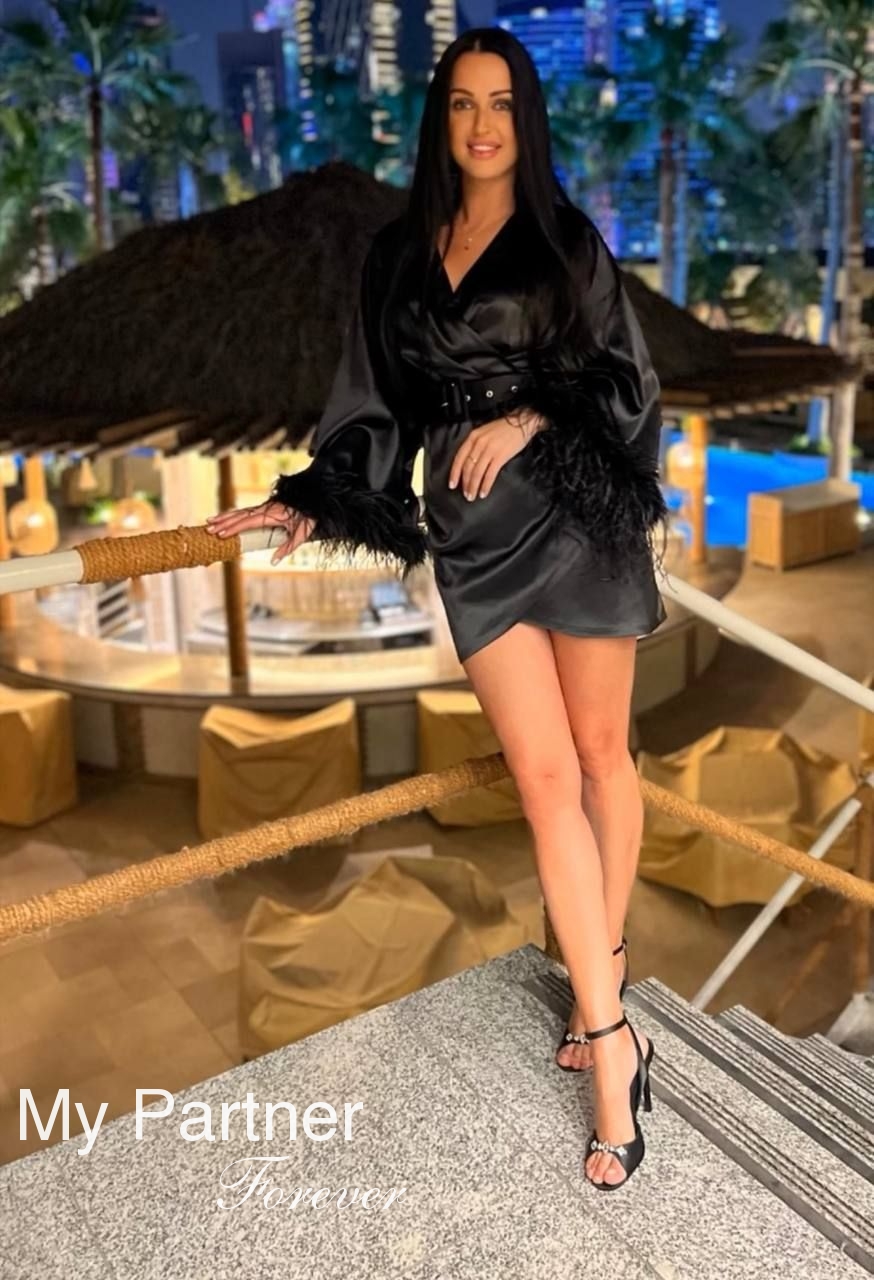 Dating with Charming Ukrainian Girl Galina from Vinnitsa, Ukraine