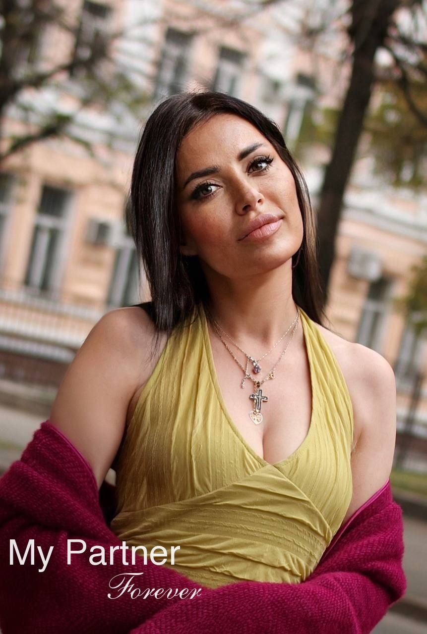Dating with Charming Ukrainian Lady Marina from Kharkov, Ukraine