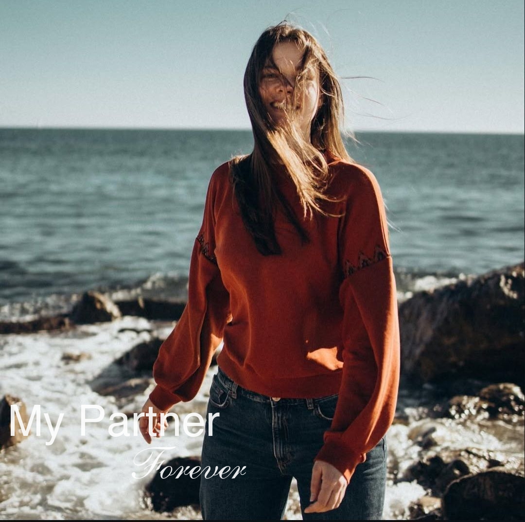 Dating with Gorgeous Ukrainian Woman Nataliya from Kiev, Ukraine