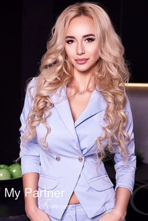 Dating with Gorgeous Ukrainian Woman Olga from Kiev, Ukraine