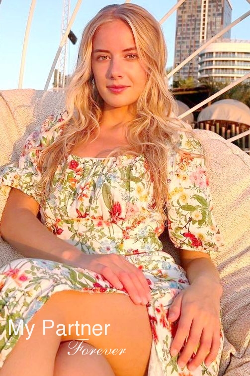 Dating with Pretty Belarusian Woman Anna from Minsk, Belarus