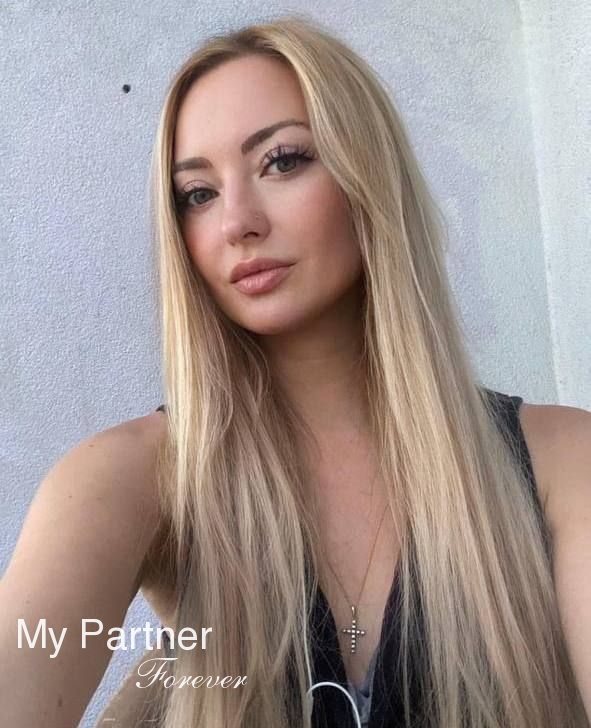 Dating with Pretty Ukrainian Lady Anna from Zaporozhye, Ukraine