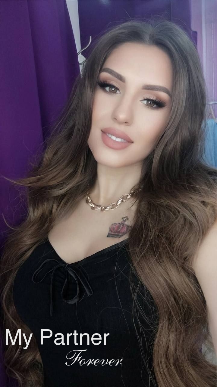 Dating with Sexy Ukrainian Woman Anzhela from Cherkasy, Ukraine